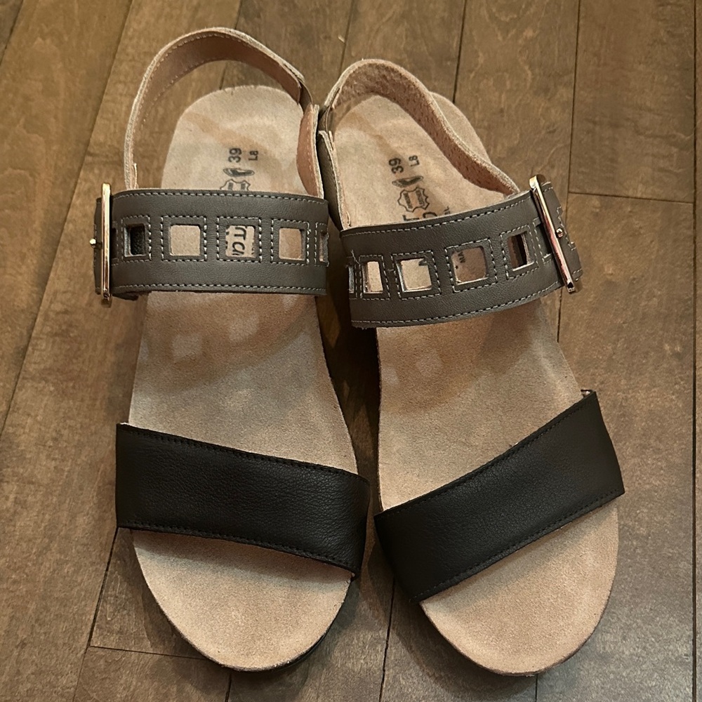 Naot Women's Black and Taupe Cutout Strap Sandals Size 39 Size 8/8.5